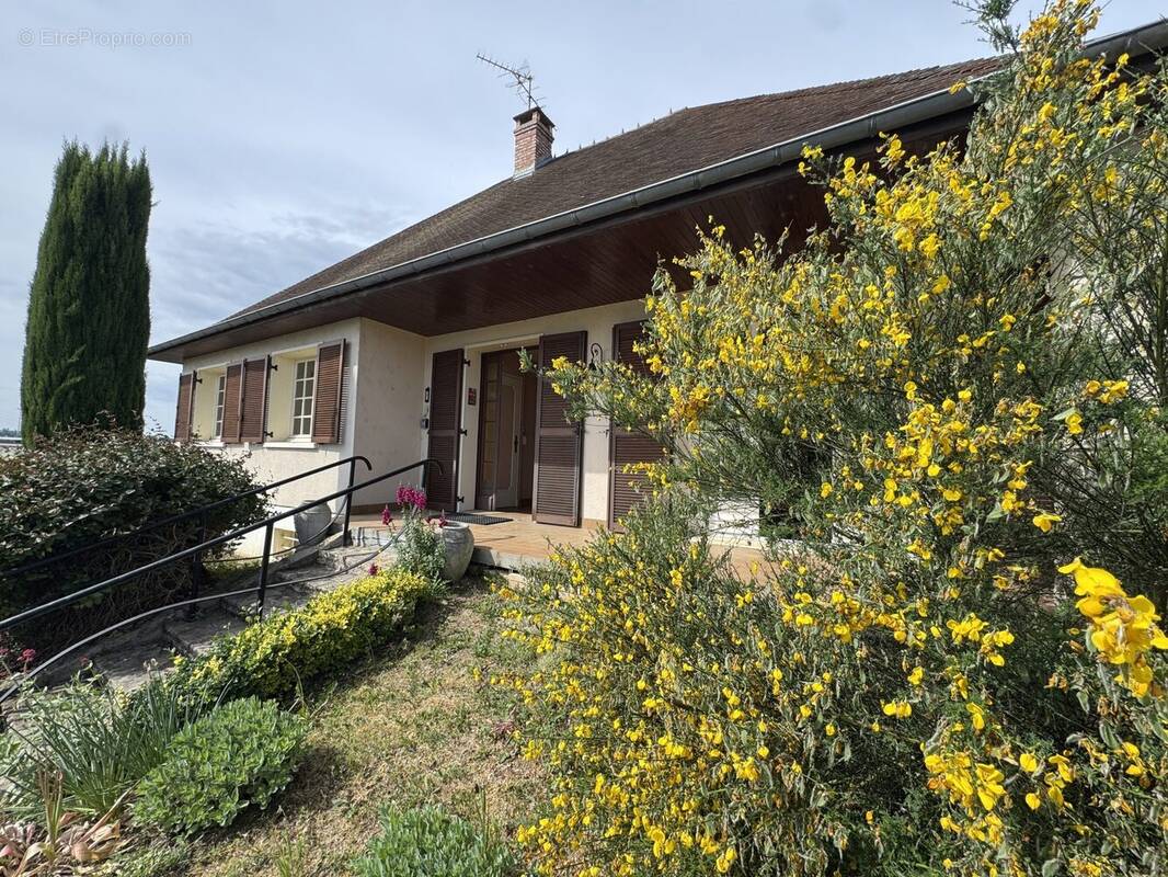 Maison à MONTLUCON