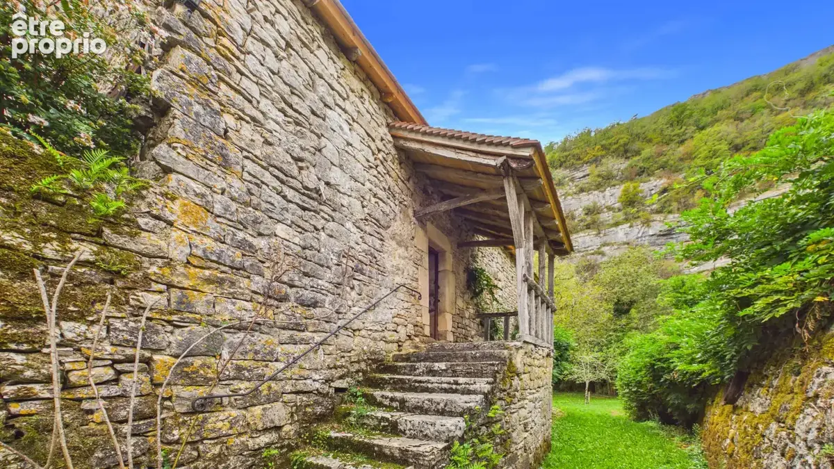 Maison de charme en pierre avec piscine et accès direct au Célé - photo 8