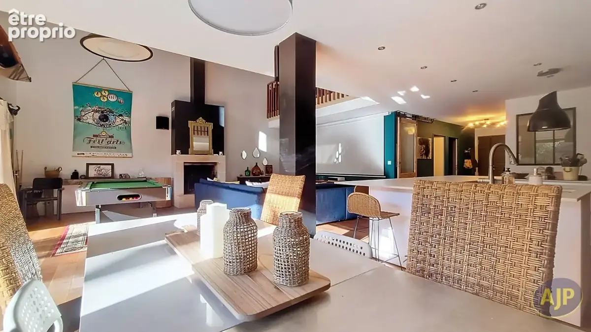 Loft d'Exception 5 CH avec piscine et Grand Garage au Coeur de la Ville - photo 8