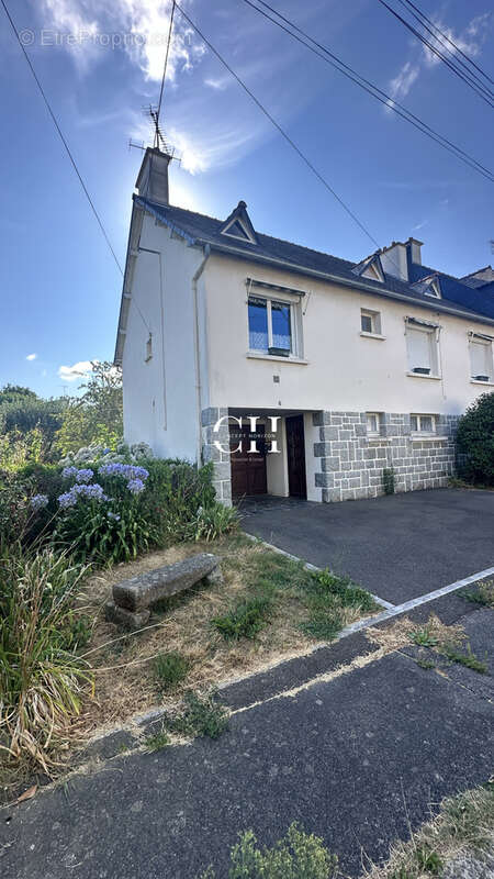 Maison avec sous-sol total   Secteur Sud / Beauvallon (Proche Hôpital) - photo 2