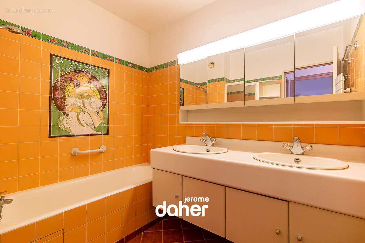 Appartement à MARSEILLE-8E