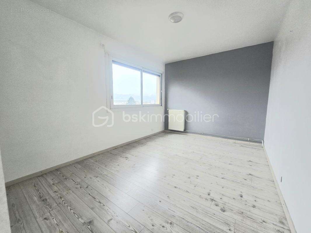 Appartement T4 97 m2 et garage proche gendarmerie - photo 7