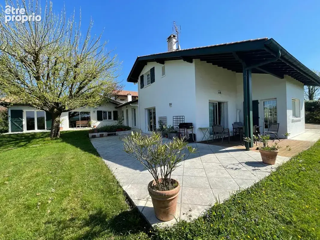 Ustaritz, Propriété familiale avec vue montagnes - photo 3