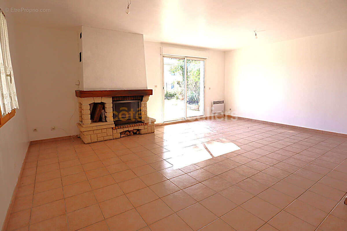 Maison à MONTAUROUX