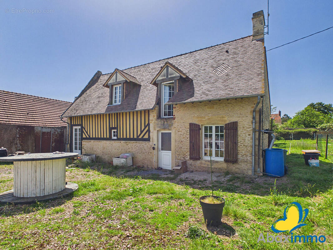 Maison à SAINT-PIERRE-SUR-DIVES