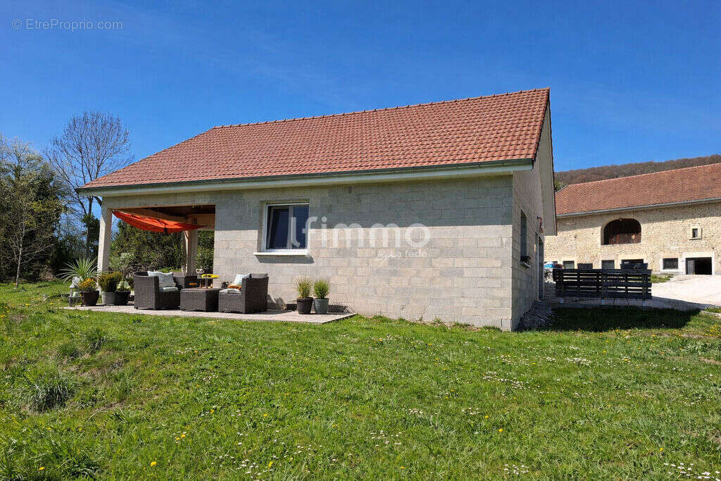 Maison à VYT-LES-BELVOIR