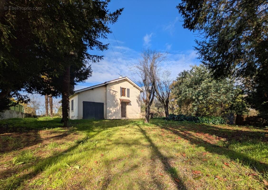 Maison à CAHUZAC-SUR-ADOUR