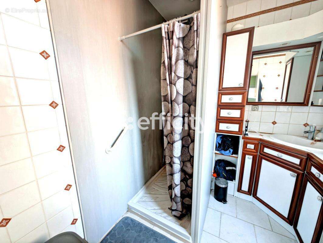 Maison à CANY-BARVILLE