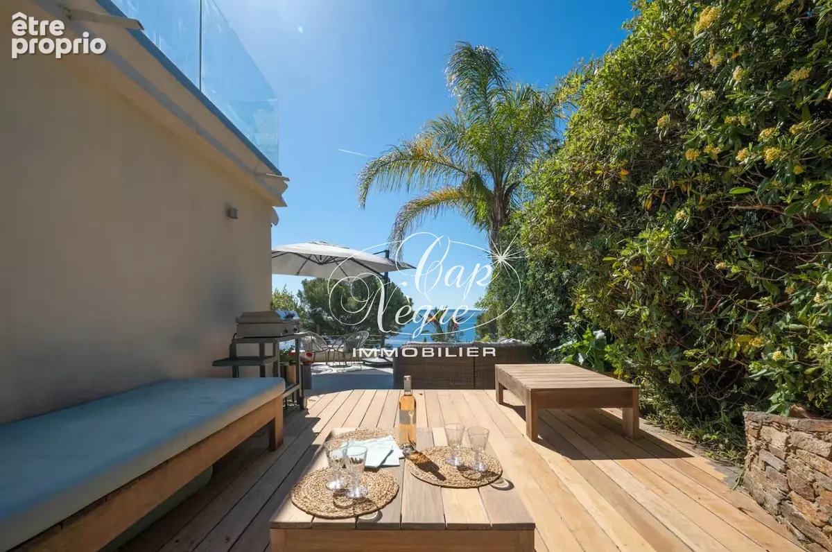 Villa 5 chambres avec piscine et vue mer située proche de l'une des plus belles plages du Lavandou - photo 11