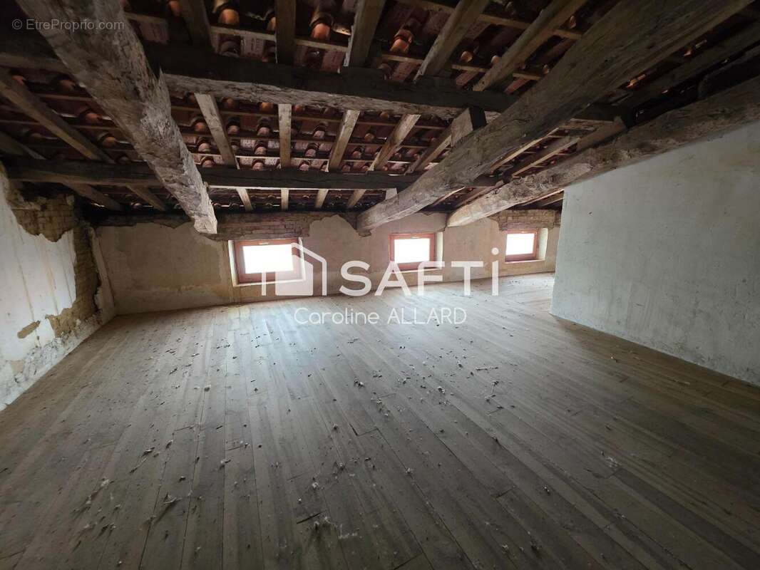 Maison 177 m² à Montpezat  - photo 8