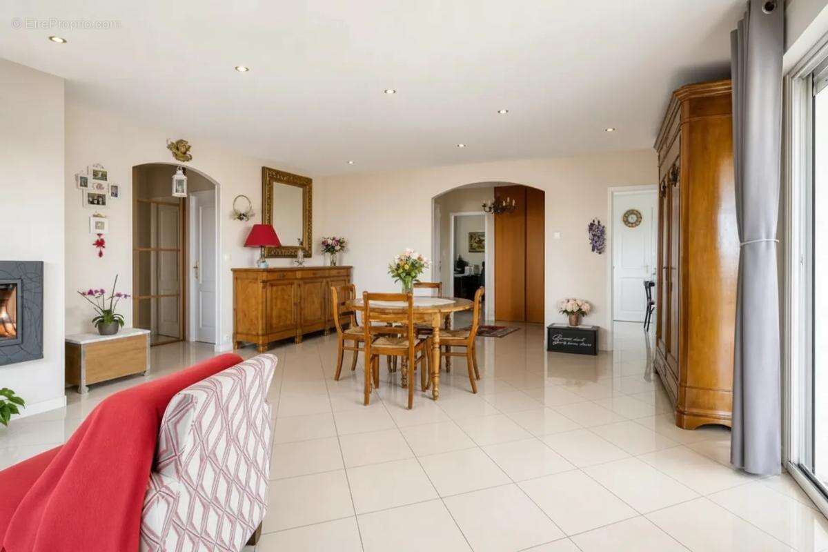 Maison de 5 pièces de 144 m² à Ségreville - photo 13