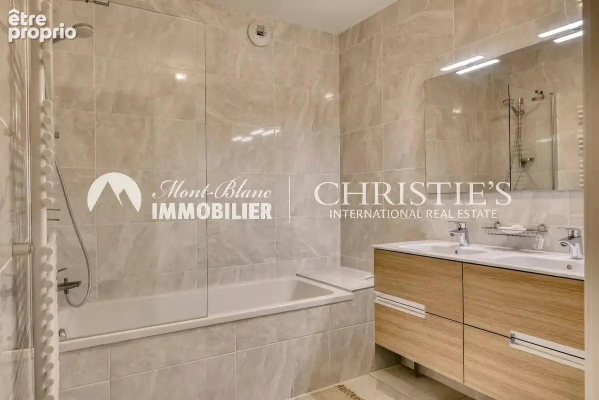 APPARTEMENT - centre village - photo 10