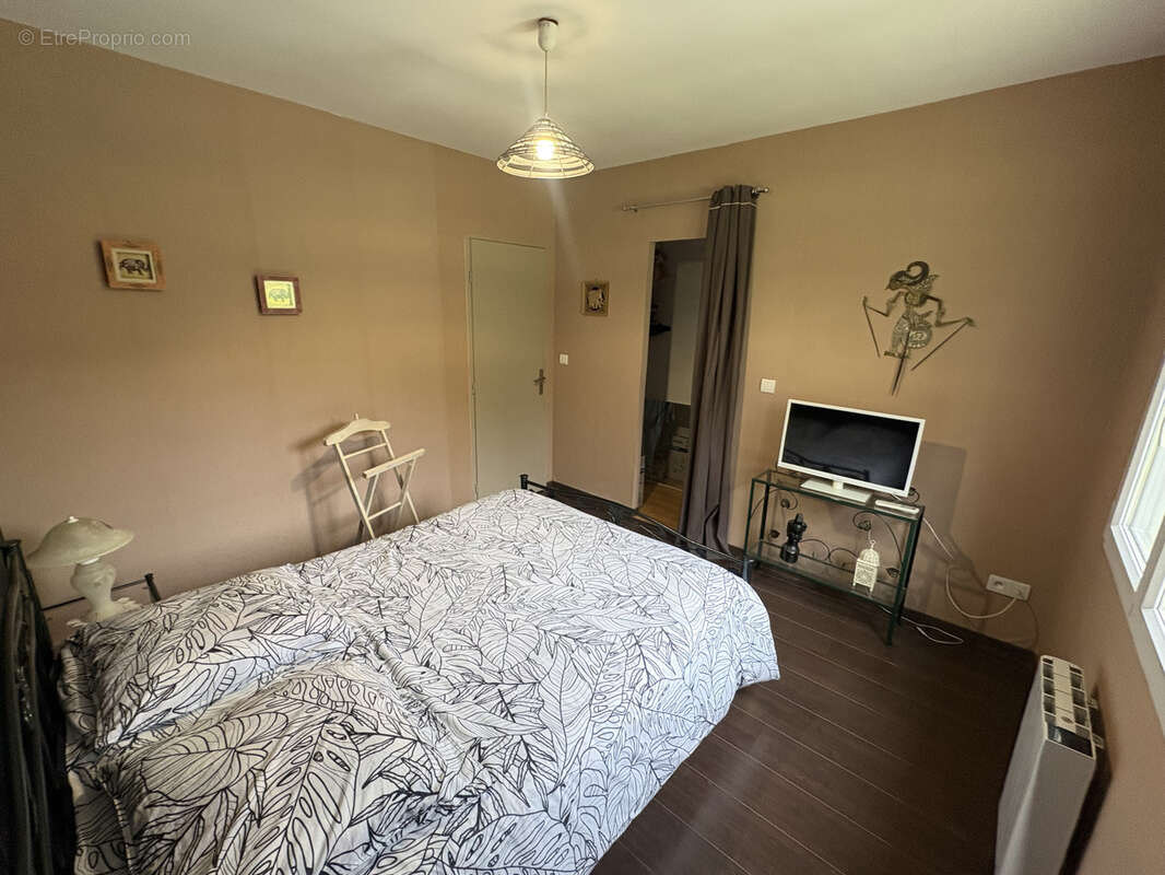 Maison à MONTAIGU-DE-QUERCY