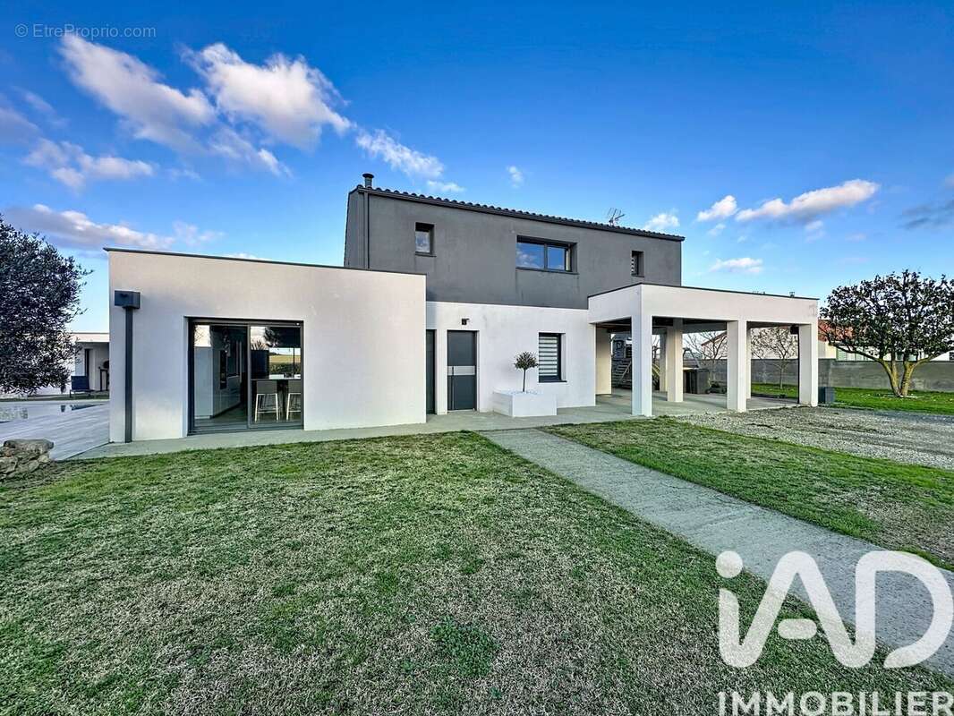 Photo 2 - Maison à LOUZY