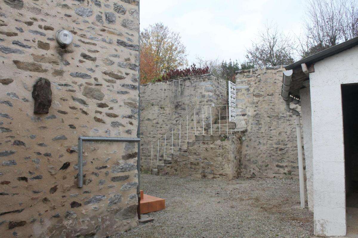 Appartement à FRESNAY-SUR-SARTHE