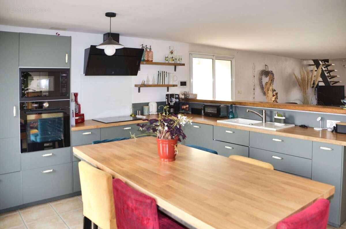 Maison à vendre 8 pièces LE GUE D'ALLERE (17) - photo 3