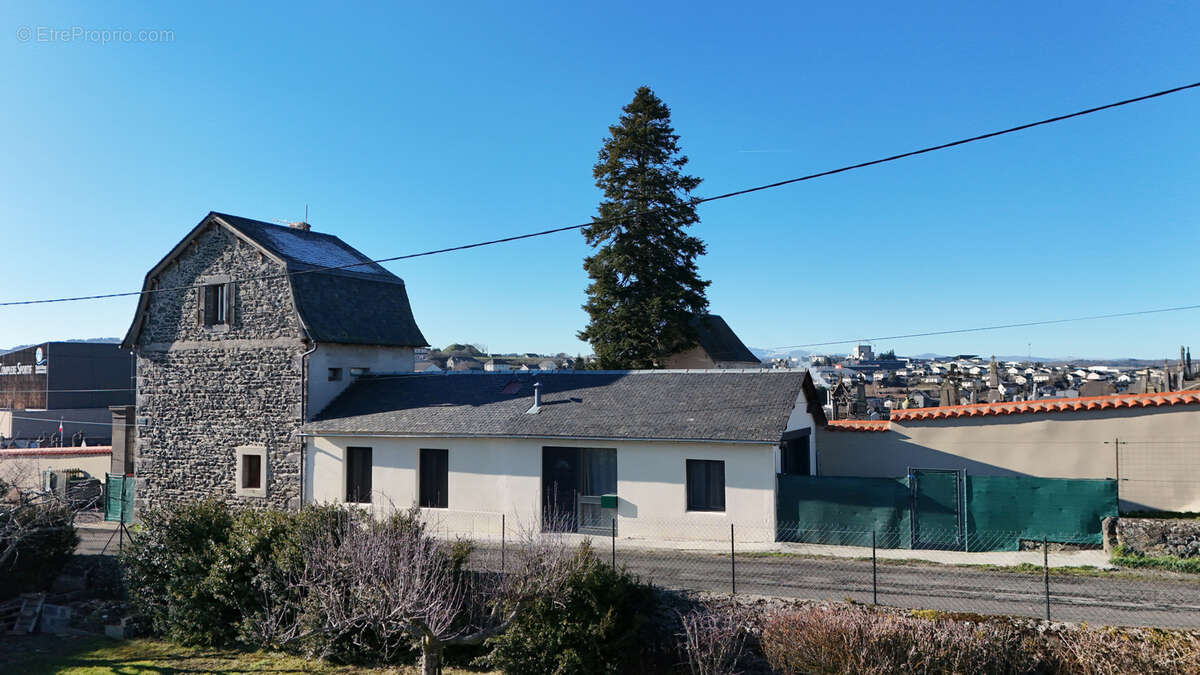 Maison à SAINT-FLOUR