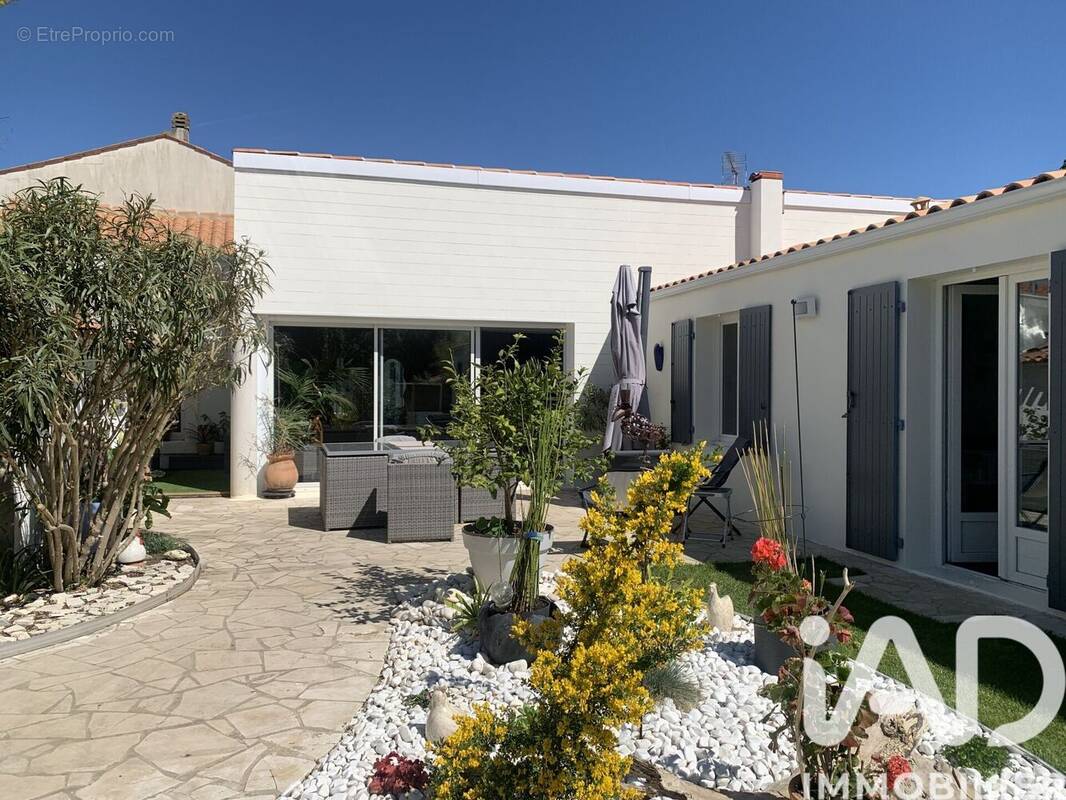 Photo 1 - Maison à LA ROCHELLE