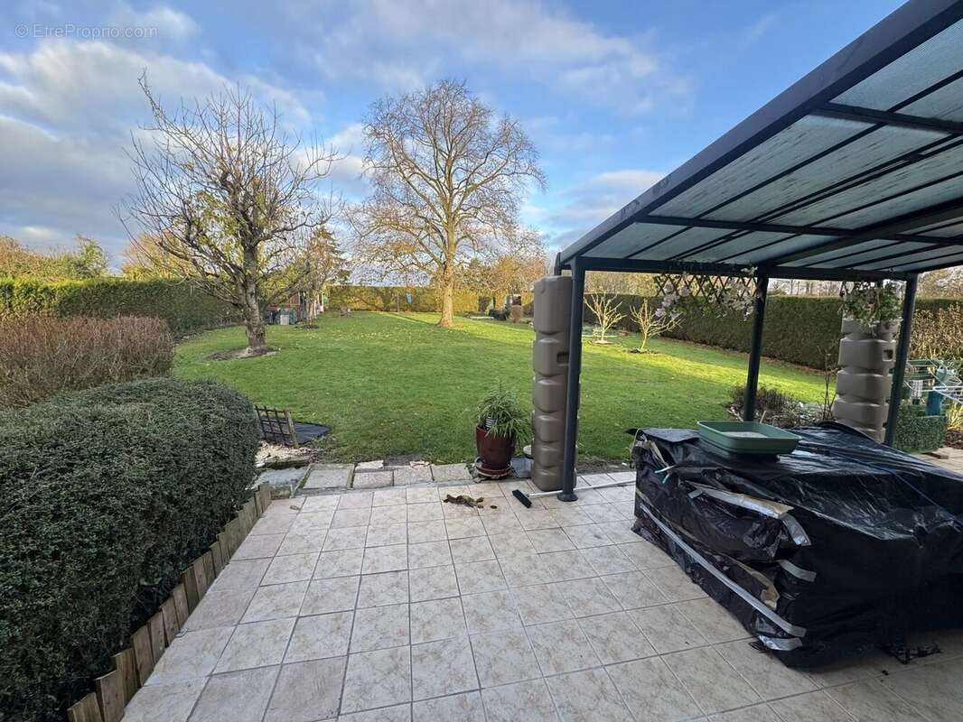 Maison à DOMART-SUR-LA-LUCE