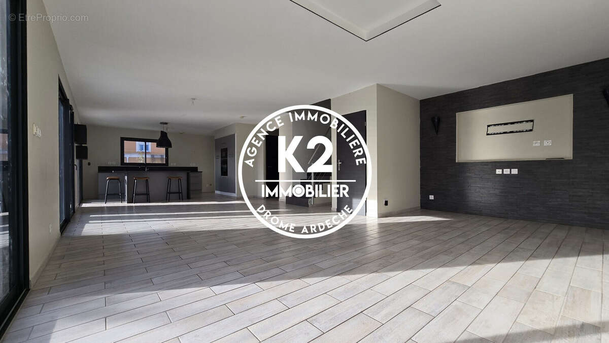 Maison à MONTELIMAR