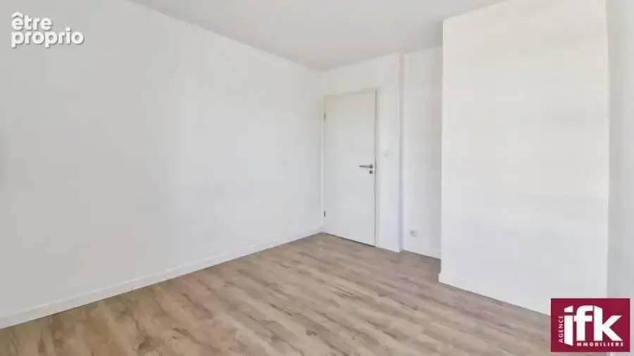 Wintzenheim : Appartement 3 pièces avec balcon, ascenseur et deux parkings - photo 8