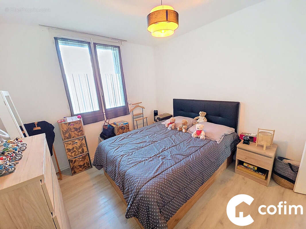 Appartement à LONS