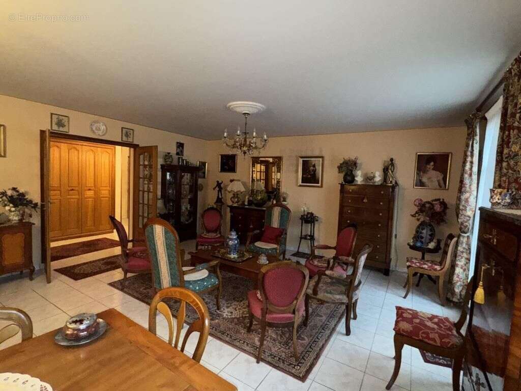Appartement à SAINT-AMAND-MONTROND