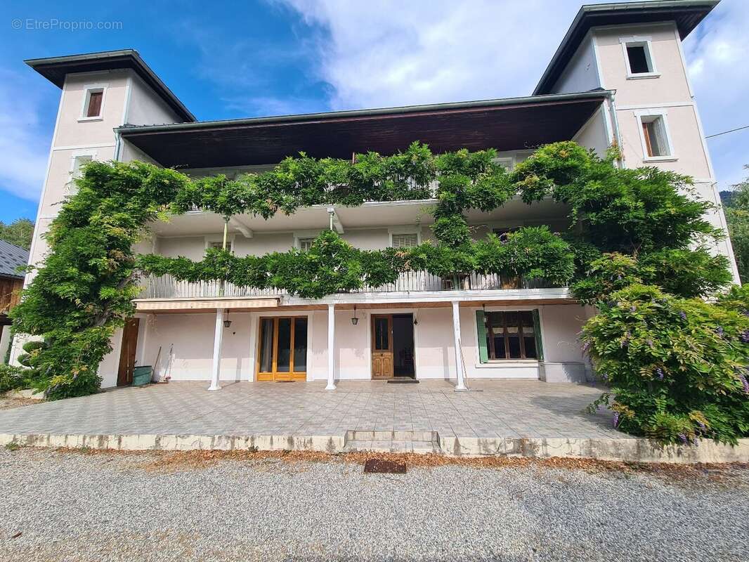Maison 565 m² à Verrens-Arvey  - photo 10