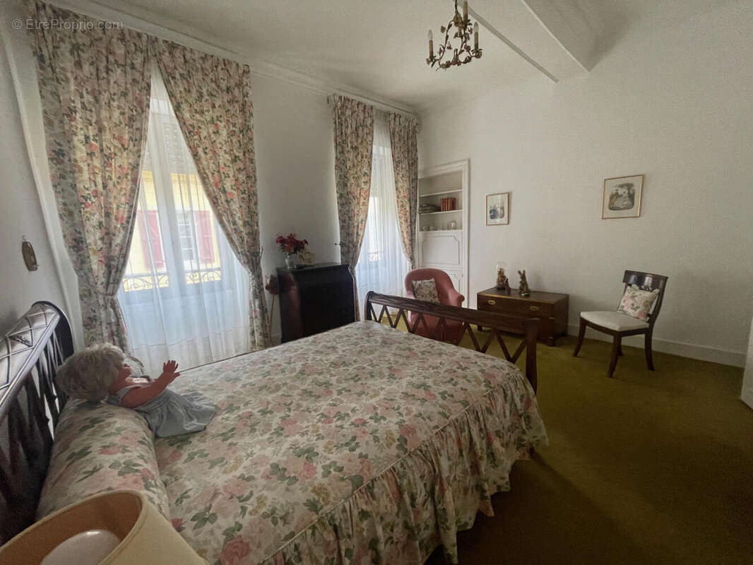 IMG_9826 - Commerce à OLORON-SAINTE-MARIE