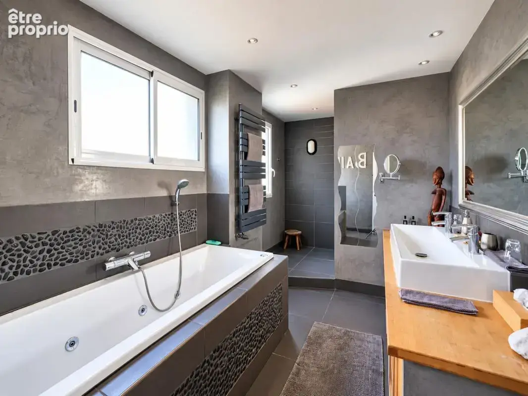 Exclusivité — Villa familiale aux volumes exceptionnels, jardins et studio indépendant — Issy-les-Moulineaux - photo 18