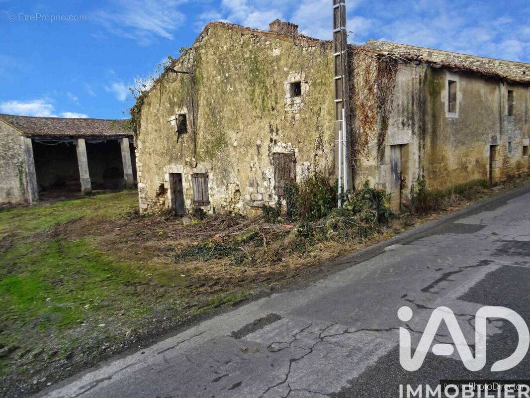 Photo 1 - Maison à ARDIN