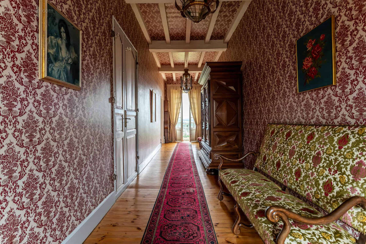 Chateau estate - photo 19