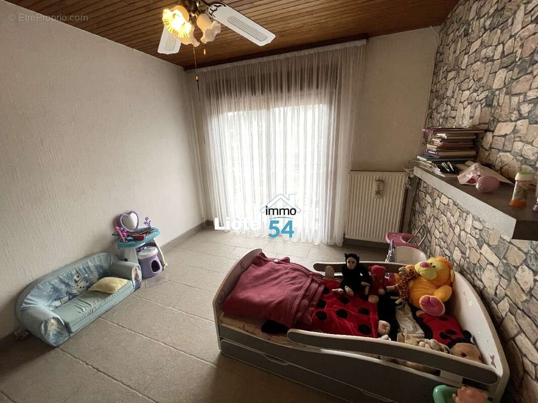 Maison à CREVECHAMPS