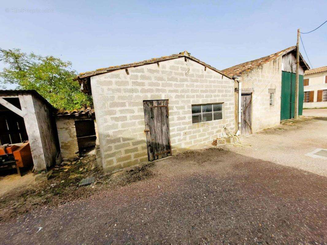 Maison à SAINT-CIERS-SUR-GIRONDE