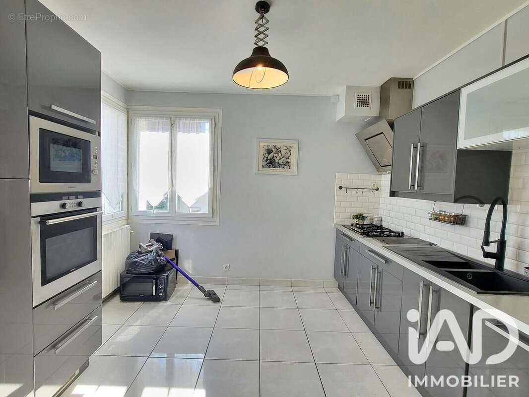 Maison 188 m² à Chatellerault  - photo 3