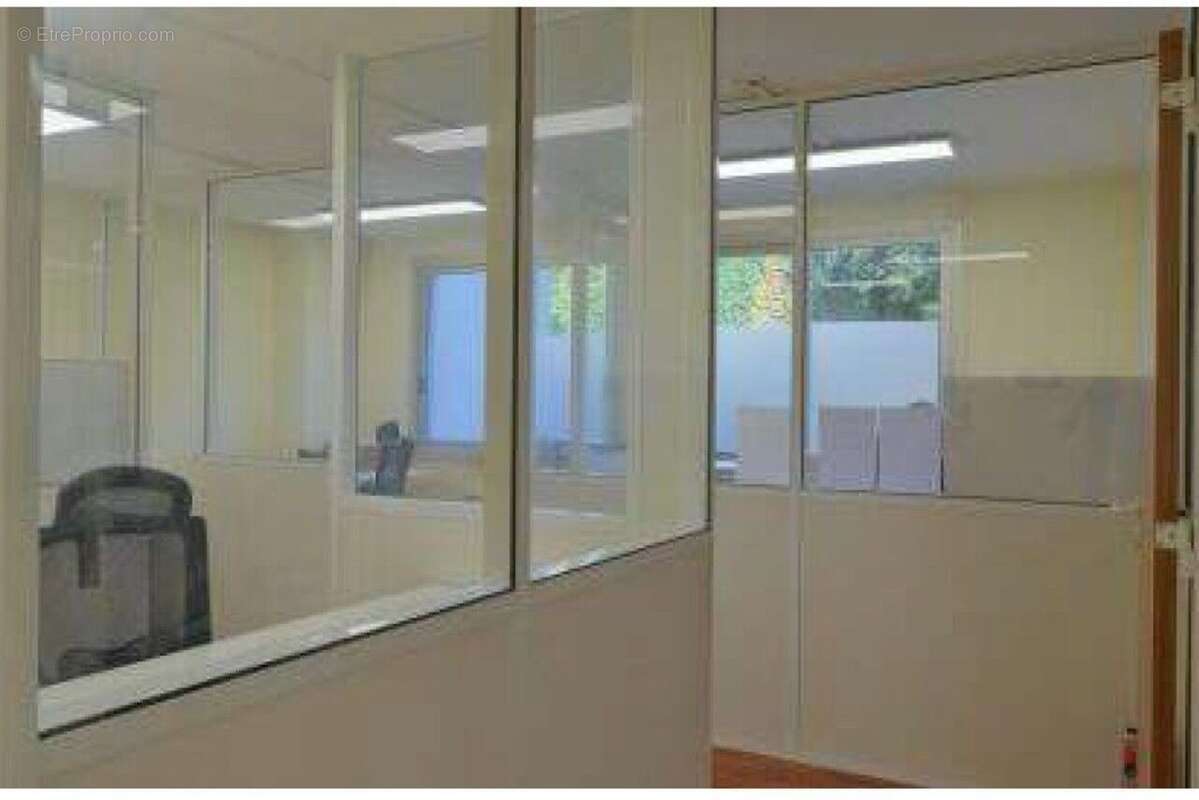 Commerce à SAINT-MAUR-DES-FOSSES