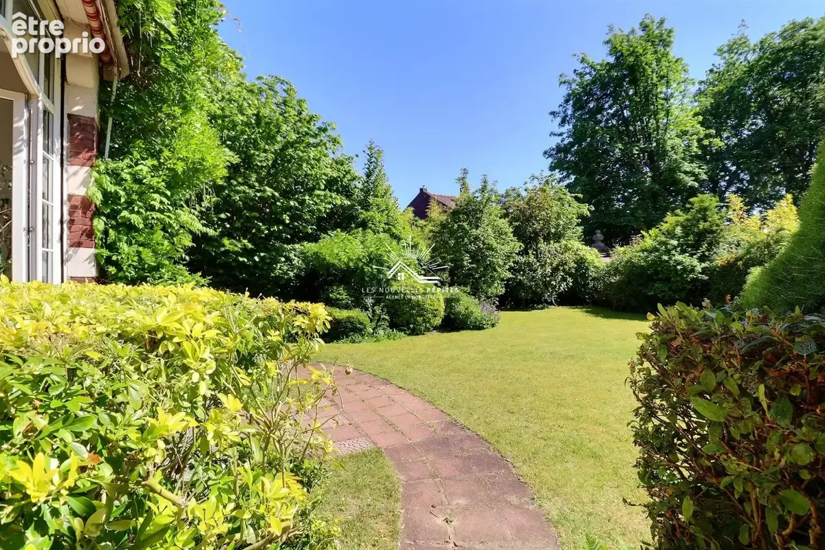 Maison 8 pièces 240 m² à vendre à Croix (59170) - photo 3