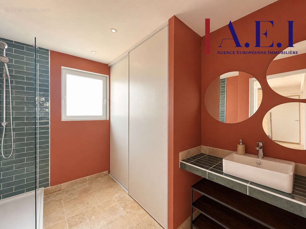 La Seyne sur mer - appartement T3 rénové - photo 7