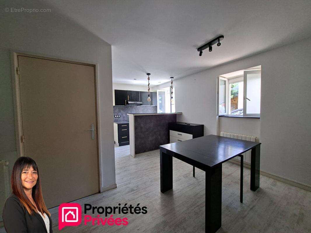 Appartement à LE COTEAU