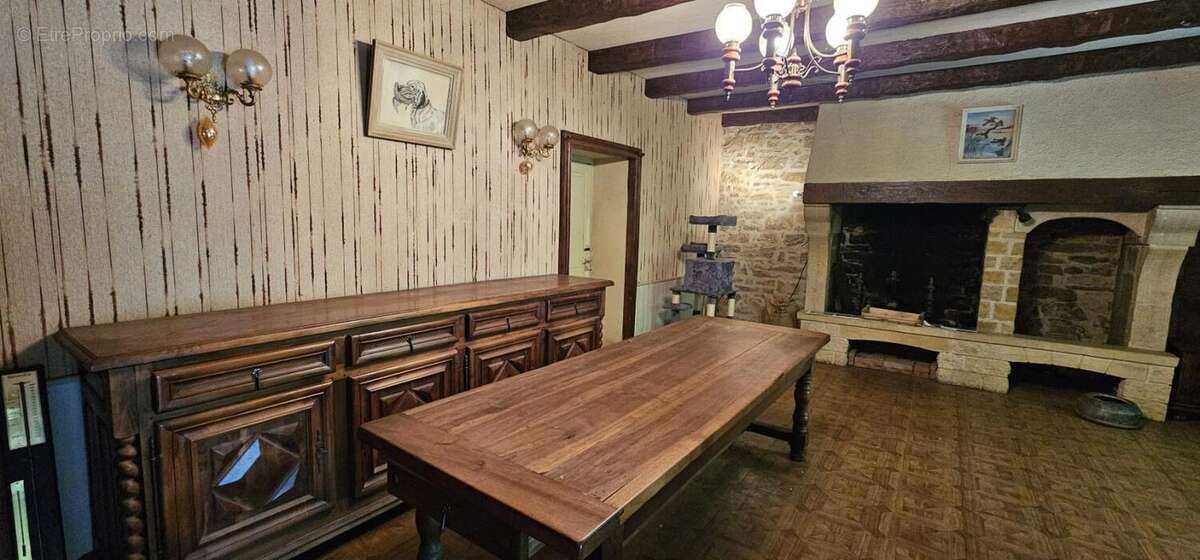 Maison à LIMOGNE-EN-QUERCY