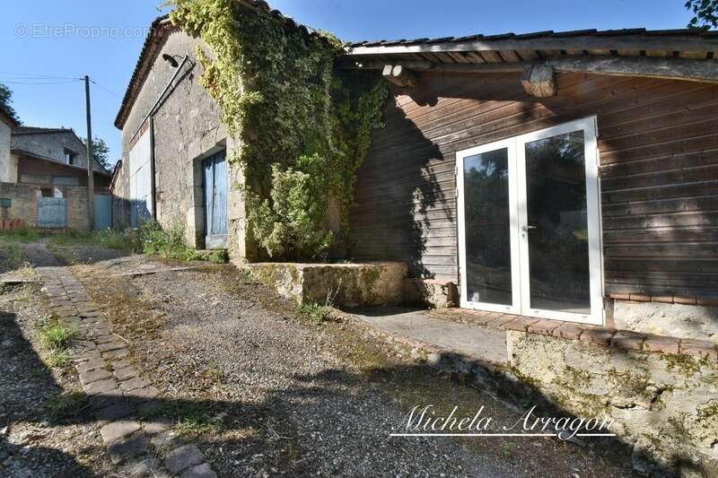 Maison en pierre de caractère avec dépendances et grange – Saint-Antoine-de-Ficalba (47) - photo 17