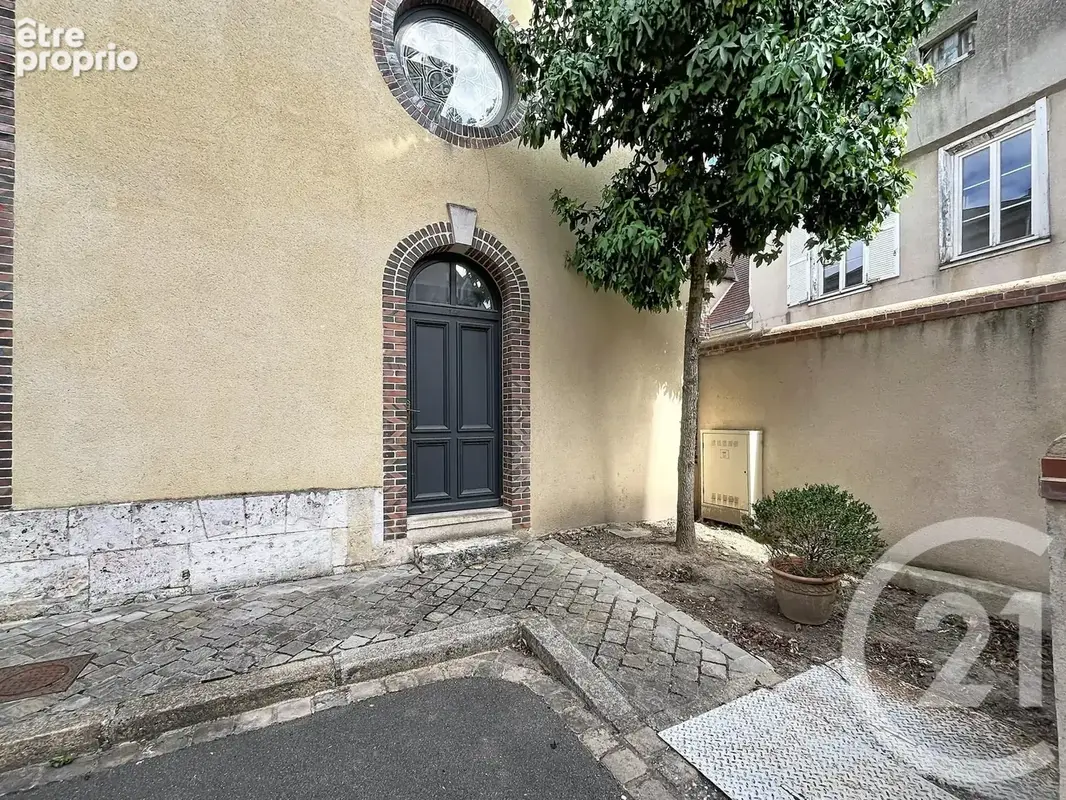 Appartement 4 pièces 93 m² à vendre à Chartres (28000) - photo 2