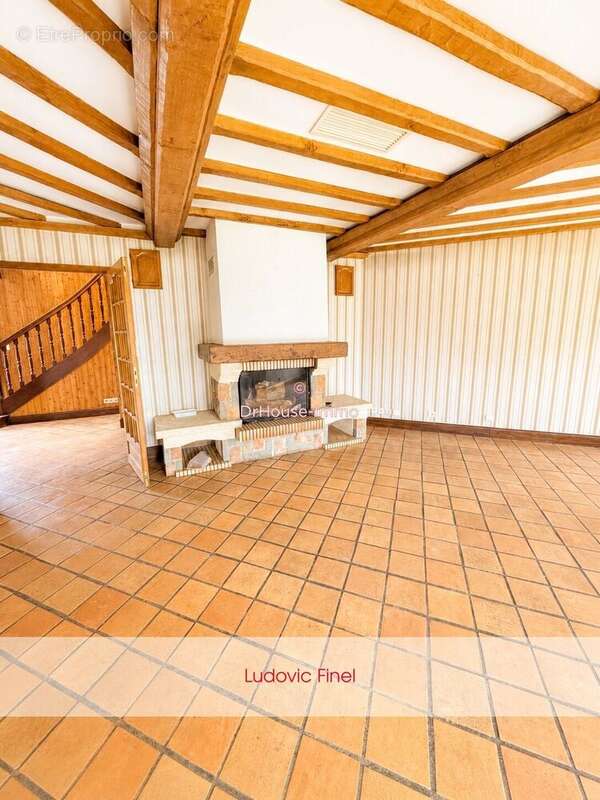 Maison 218 m² à Saint-Martin-De-Fontenay  - photo 24