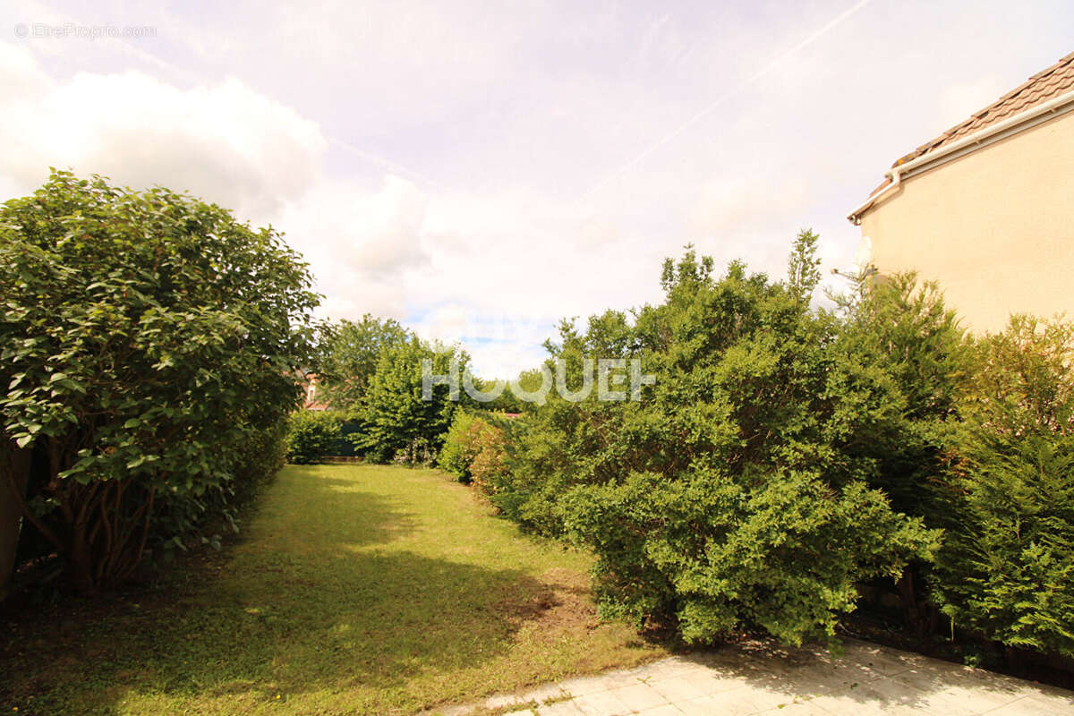 Maison à BRIE-COMTE-ROBERT