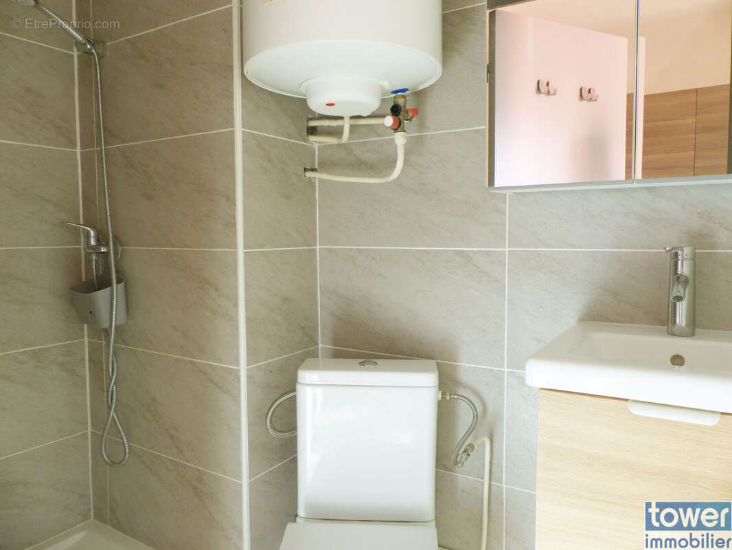 Appartement à LAMALOU-LES-BAINS