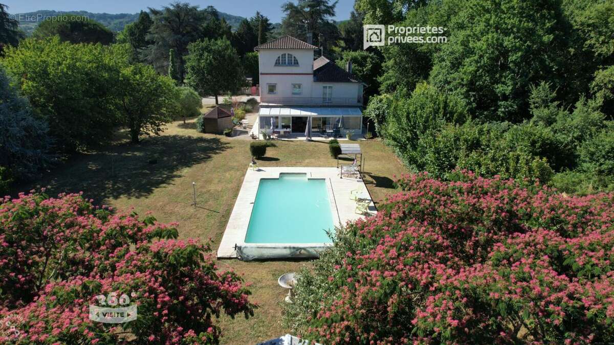 Maison à SAINTE-LIVRADE-SUR-LOT