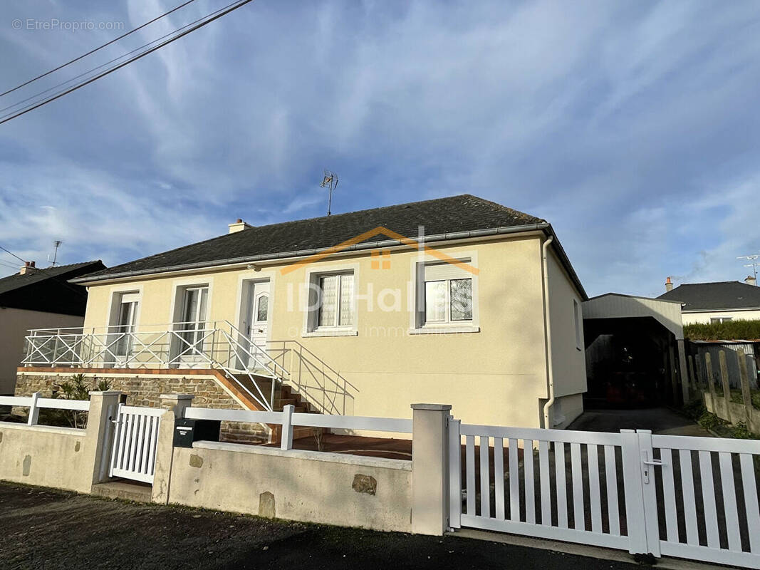 Maison à SAINT-AIGNAN-SUR-ROE