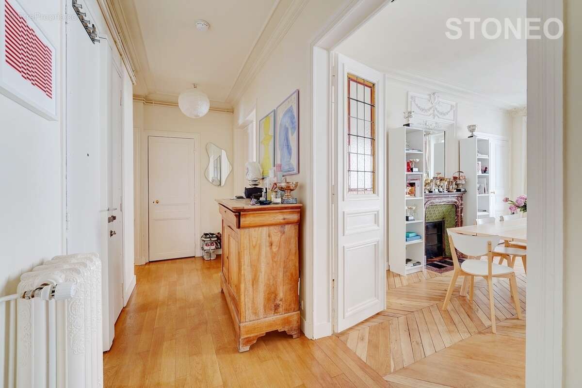 Appartement à PARIS-16E