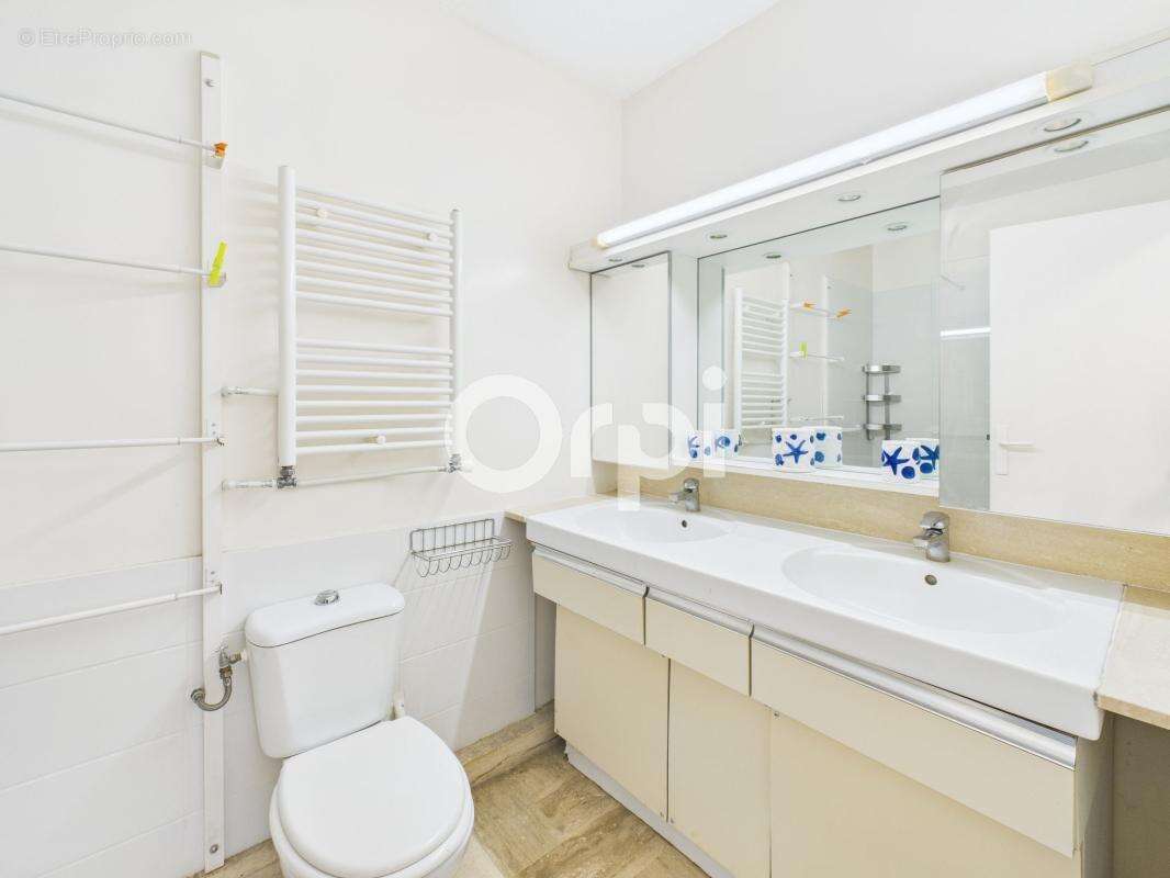 Appartement à MANDELIEU-LA-NAPOULE