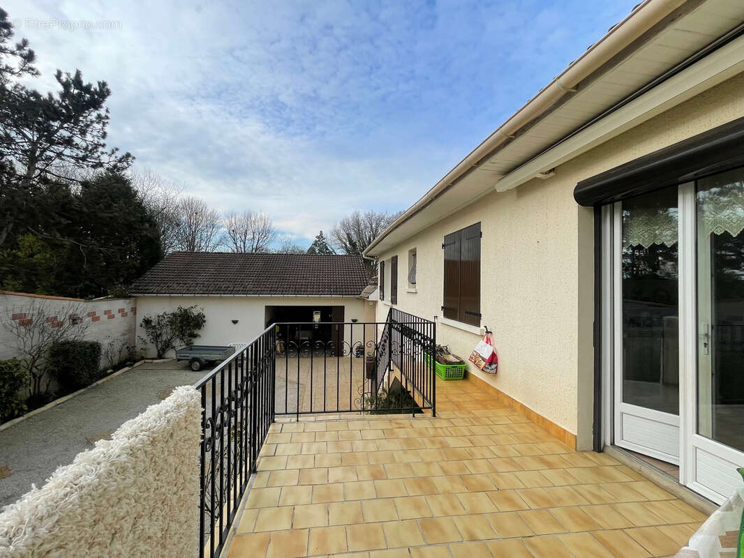Maison à VOUNEUIL-SOUS-BIARD
